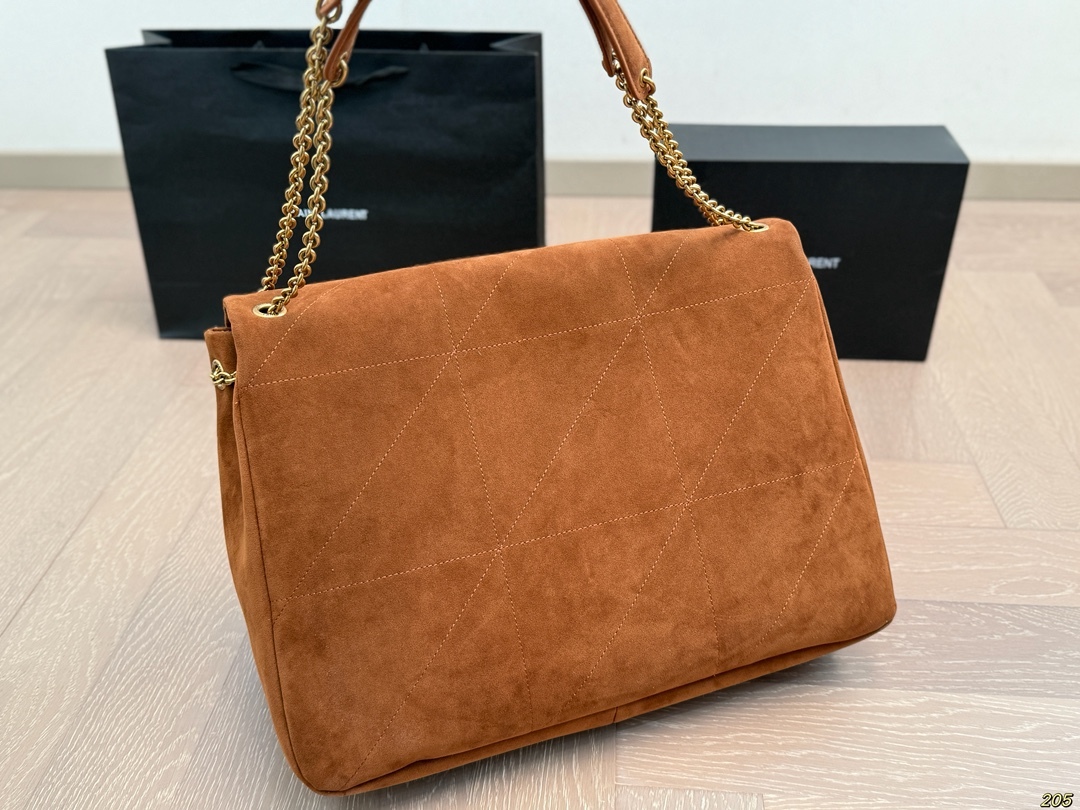 Diamond-patterned bag