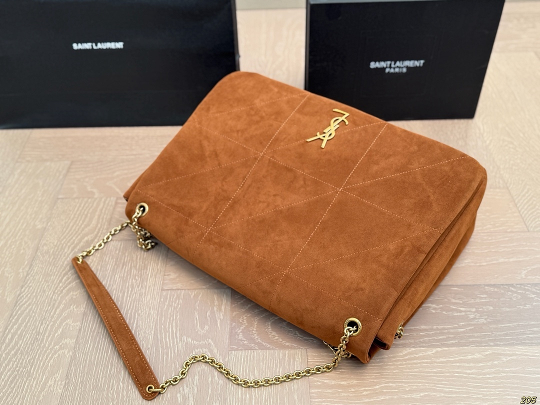 Diamond-patterned bag