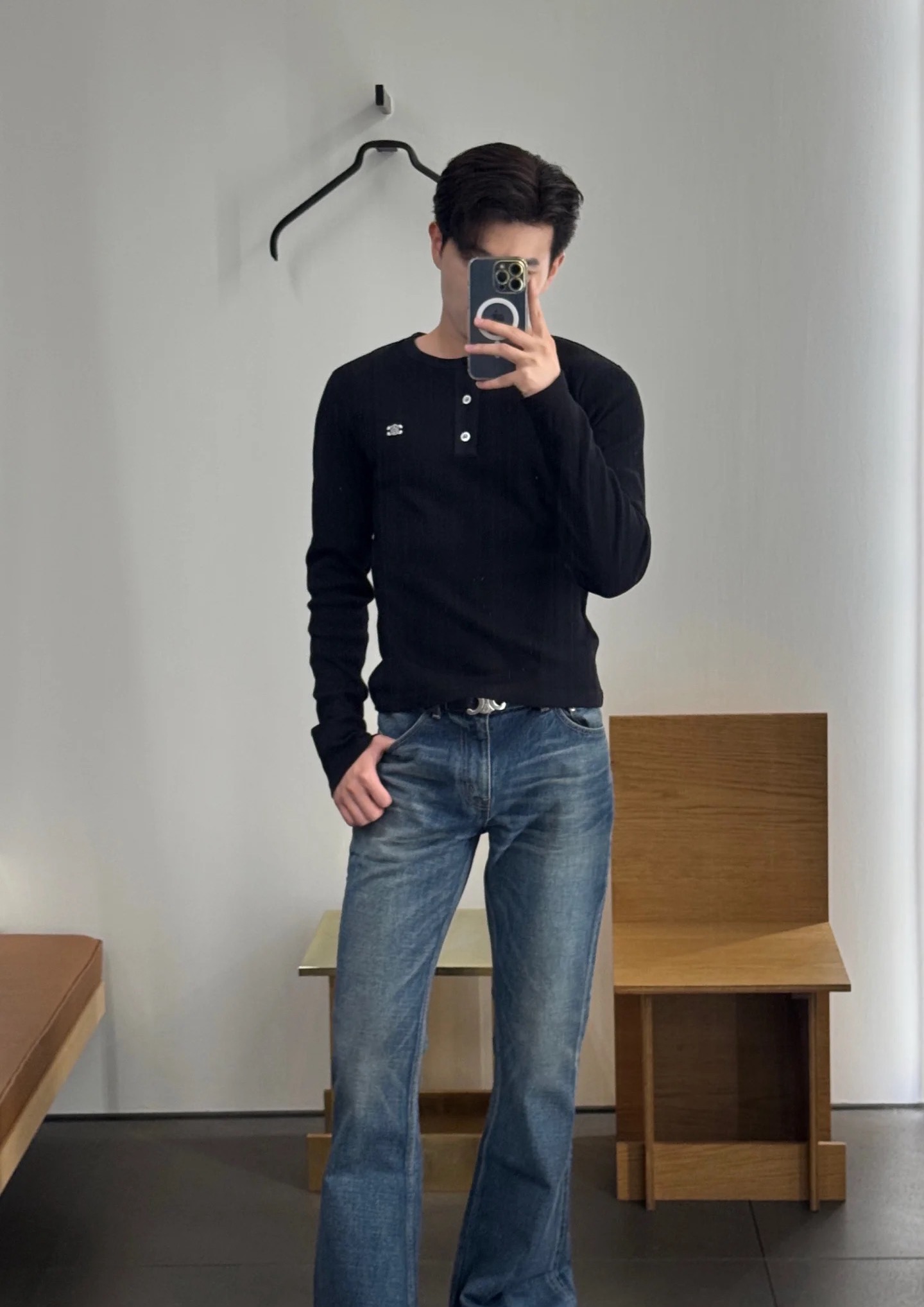 Simple solid color base shirt