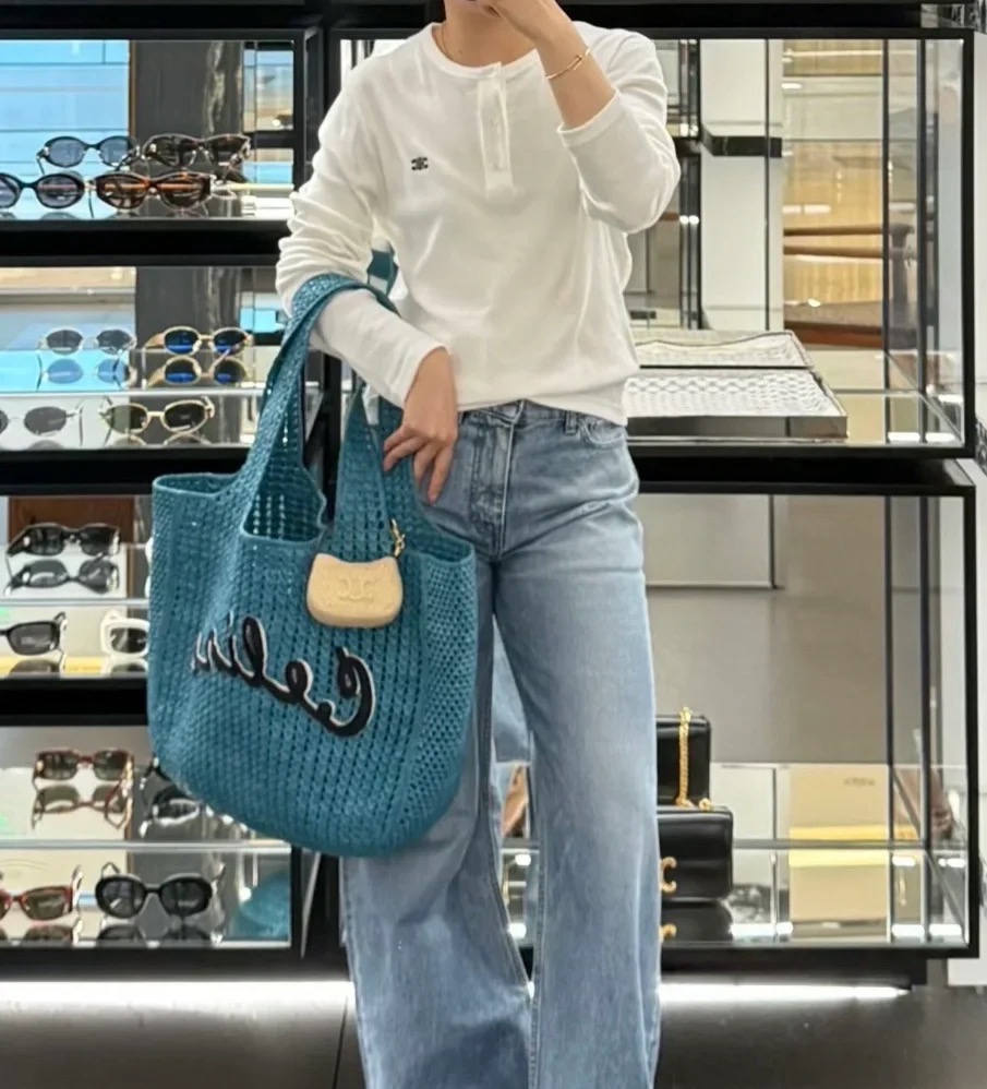 Simple solid color base shirt
