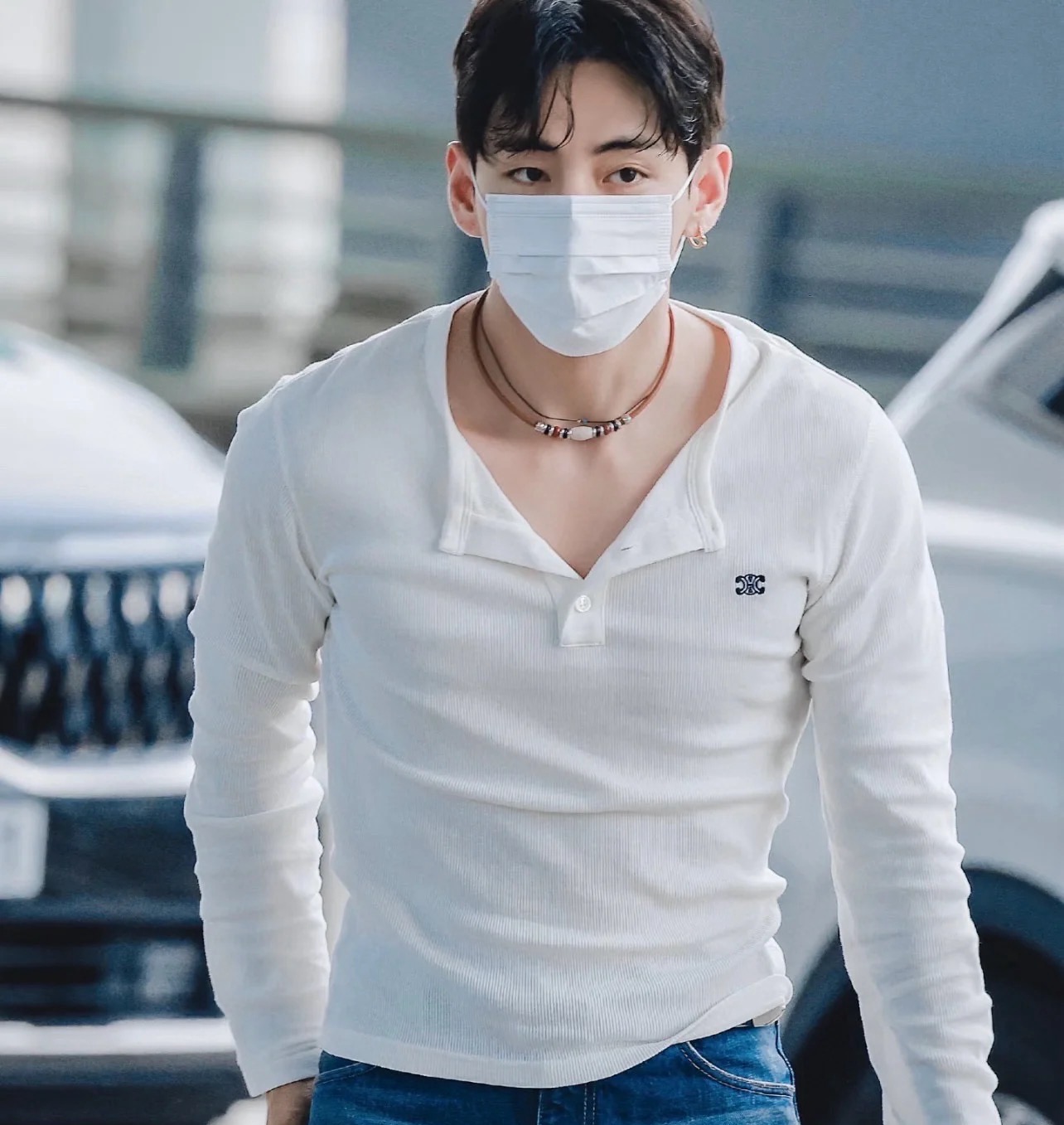 Simple solid color base shirt