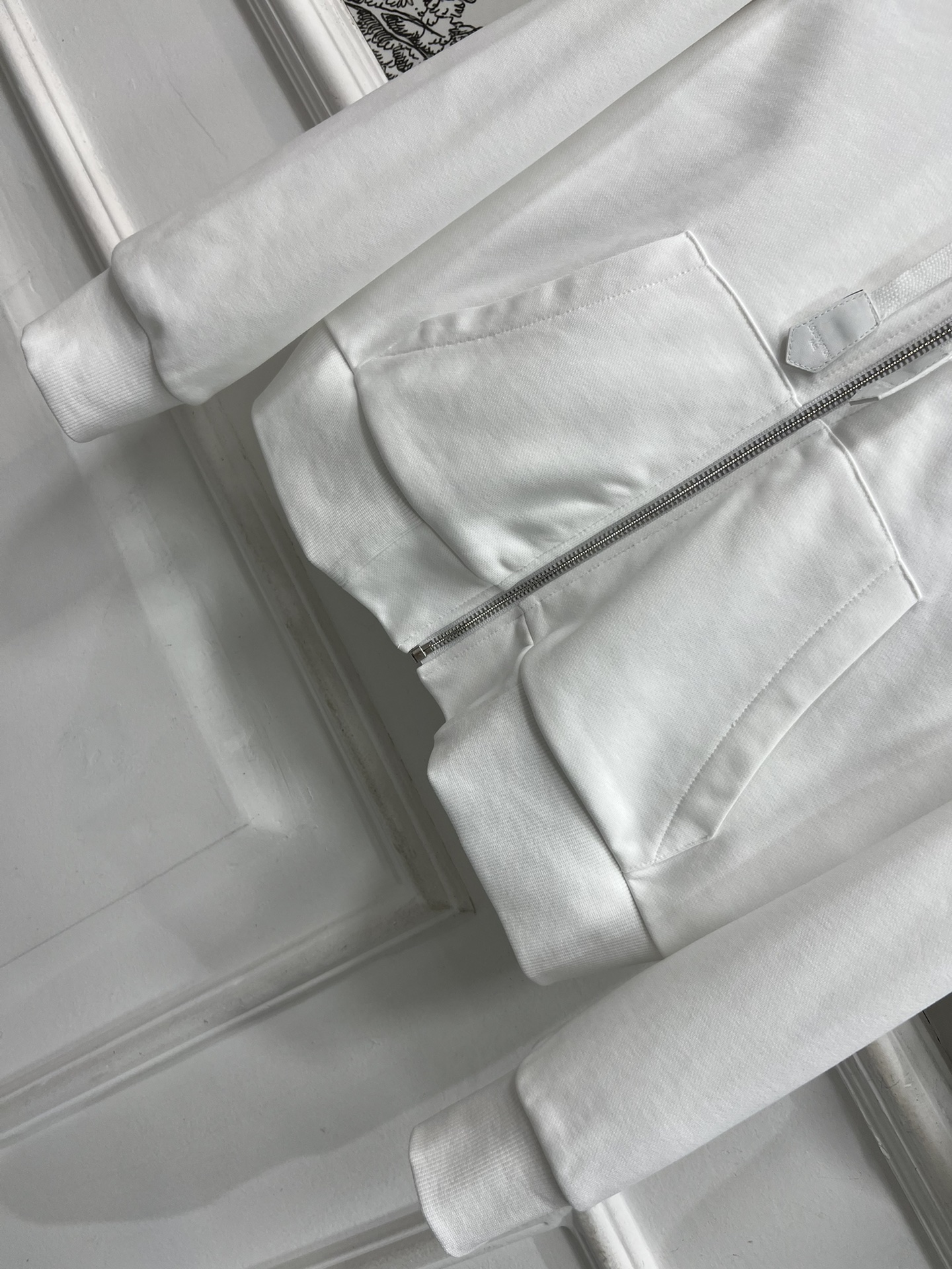Minimalist casual sports suit