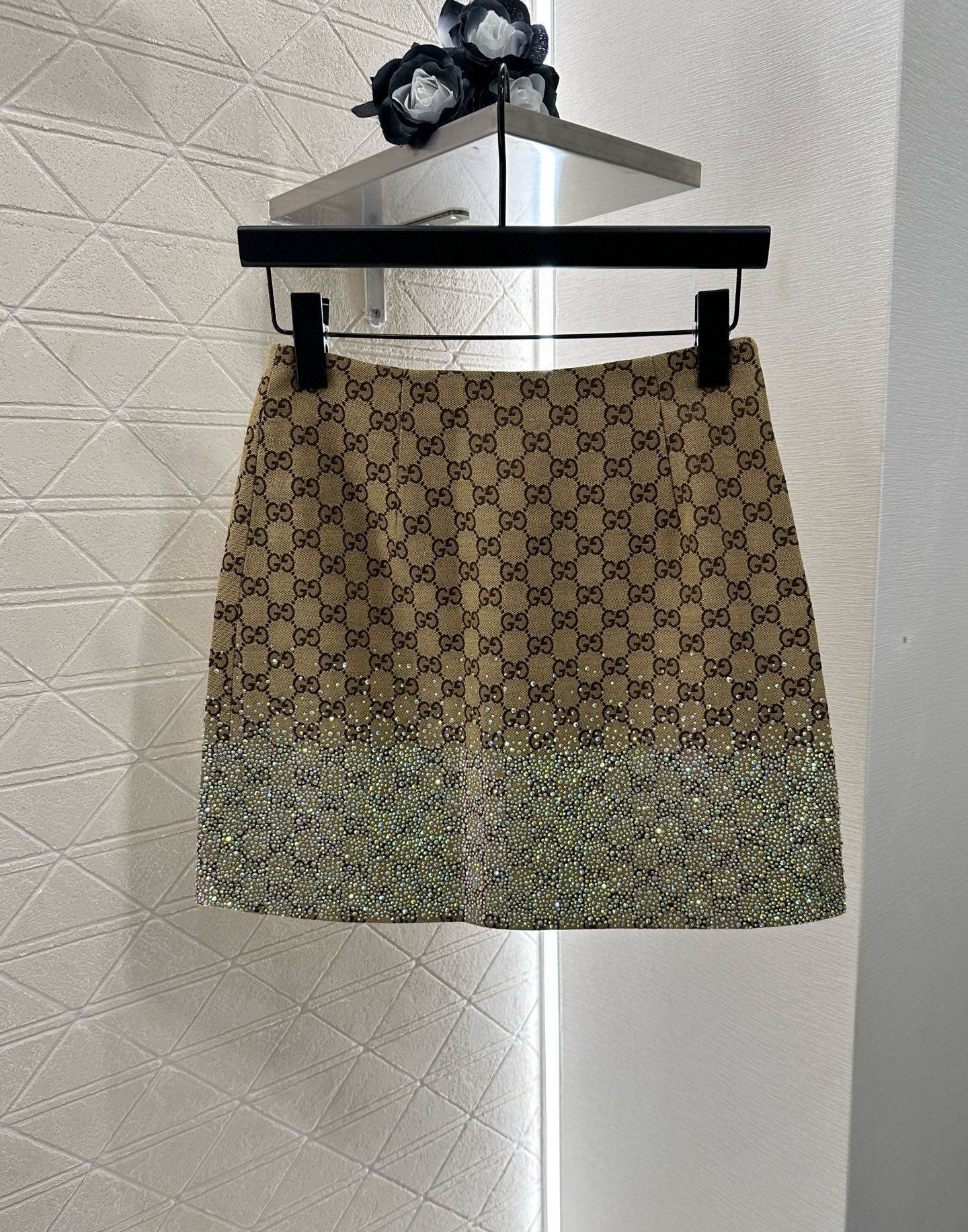 Hot diamond short-sleeved jacket and skirt suit