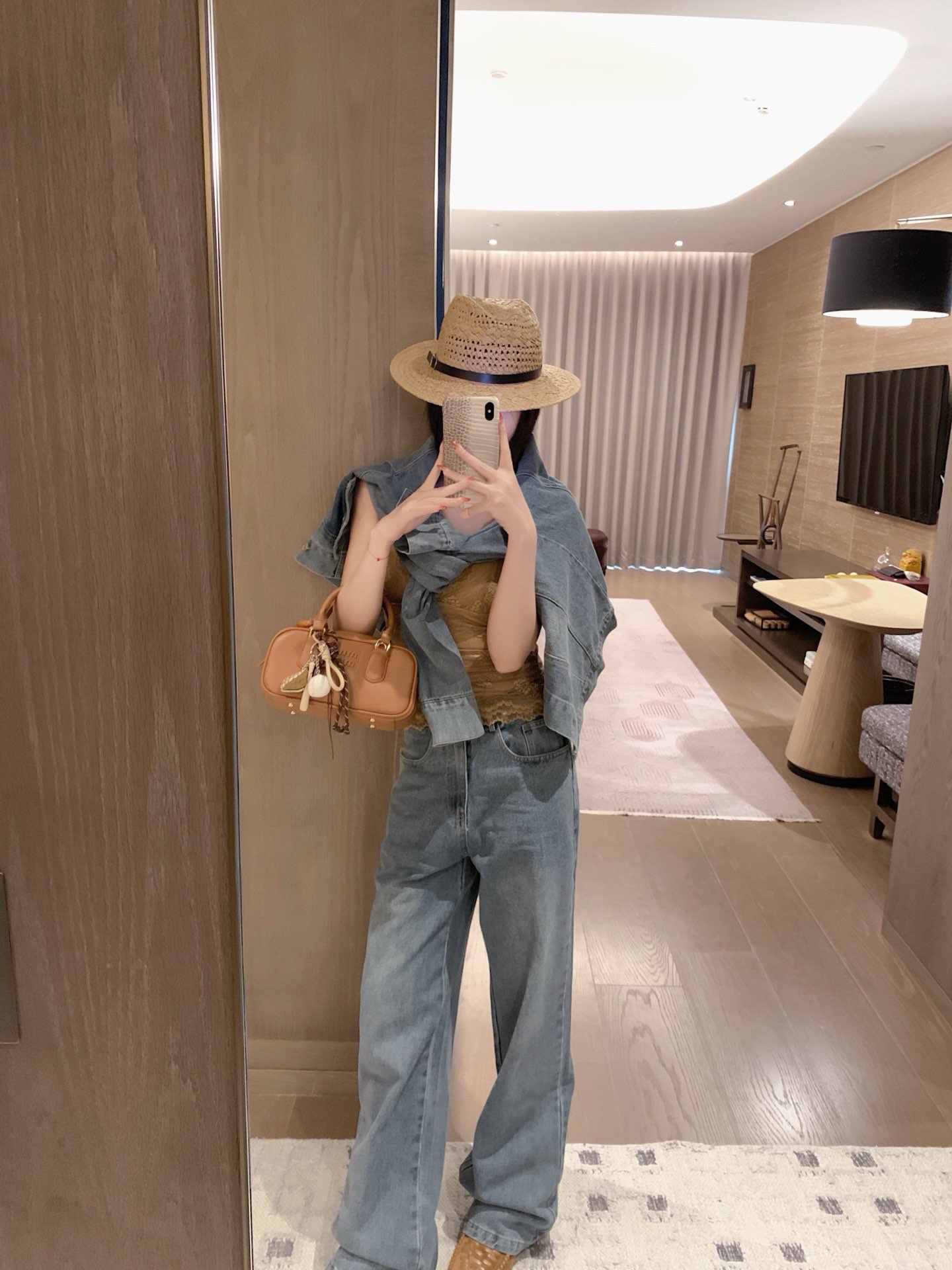 Letter retro washed denim jacket + slim straight trousers