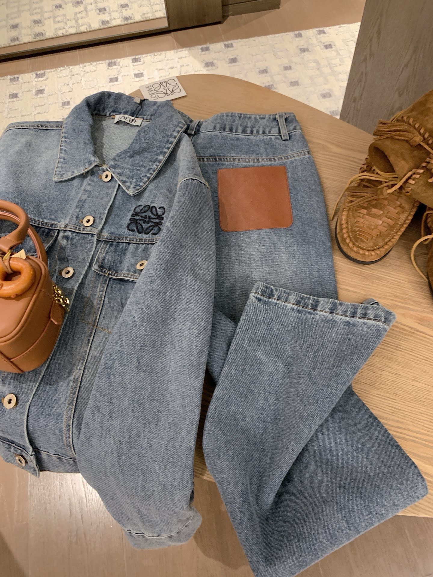 Letter retro washed denim jacket + slim straight trousers