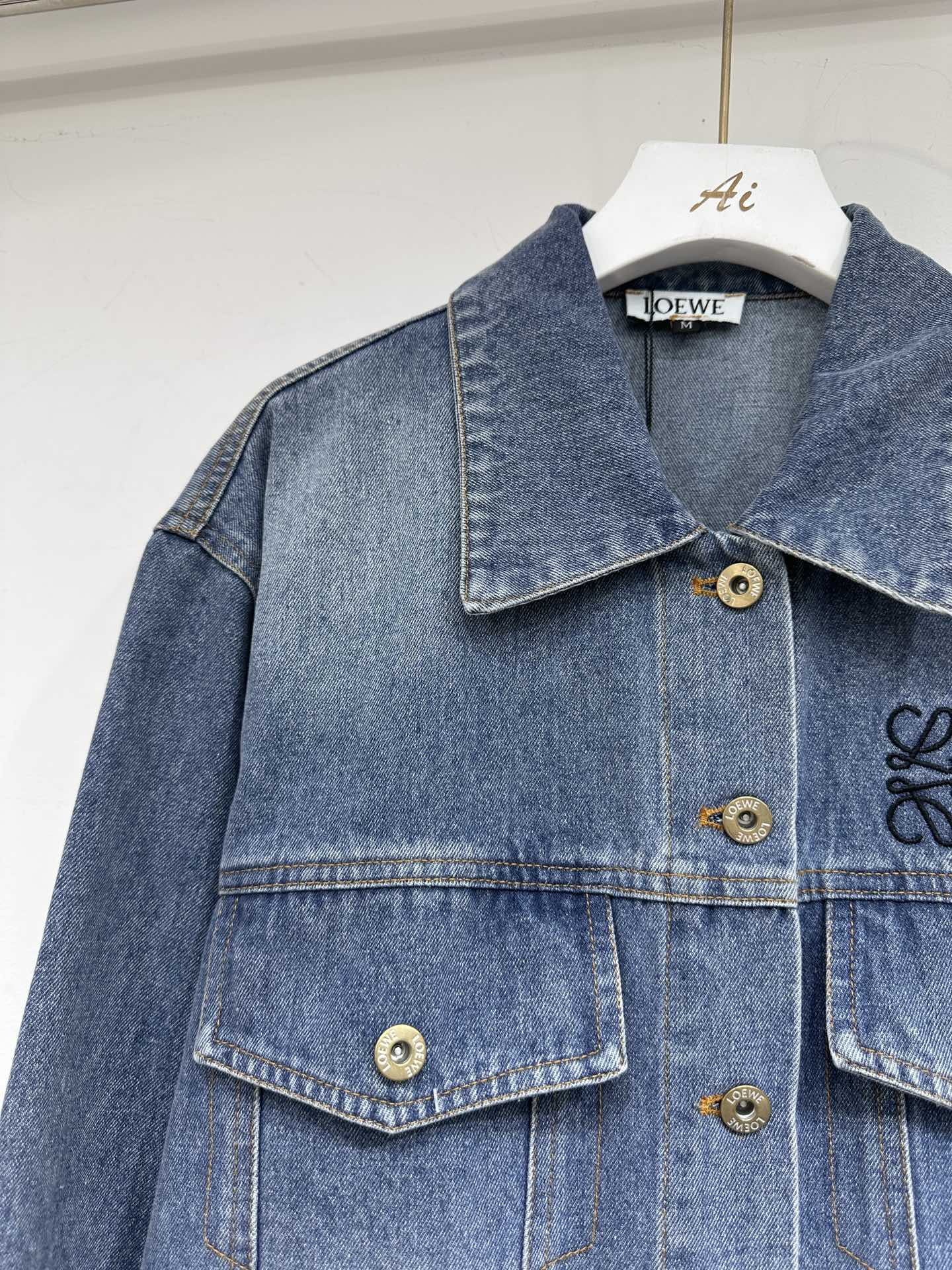 Letter retro washed denim jacket + slim straight trousers