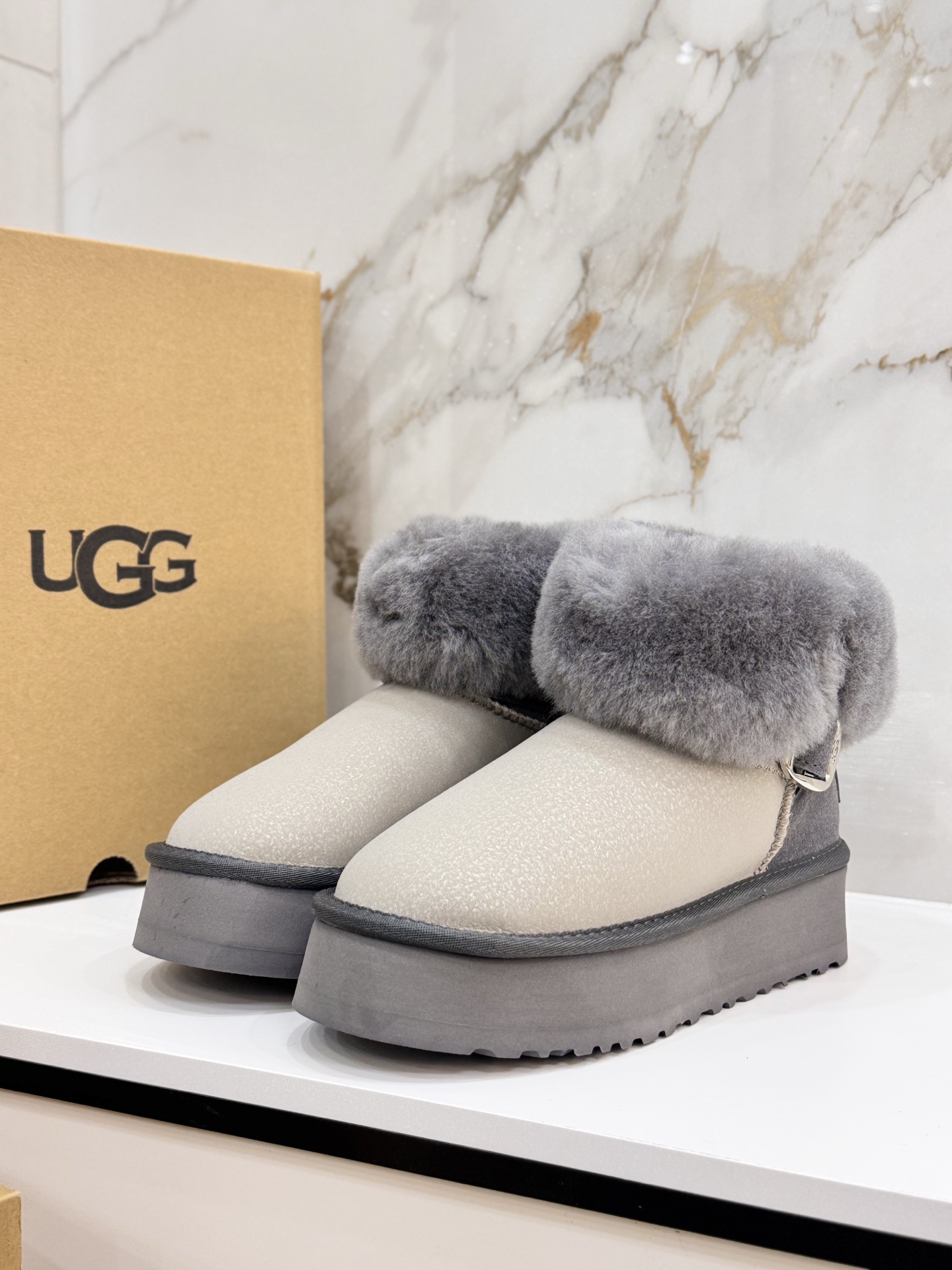 Thick-soled knight boots