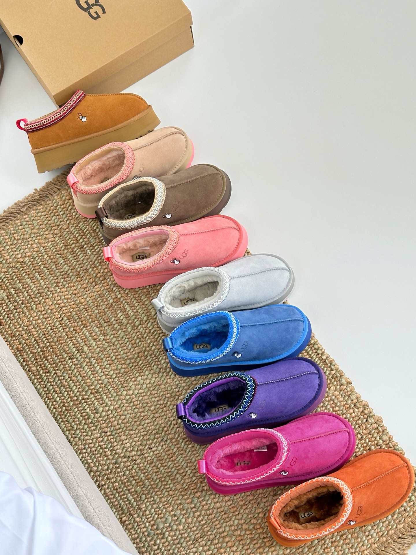 Thick-soled colorful ethnic boots
