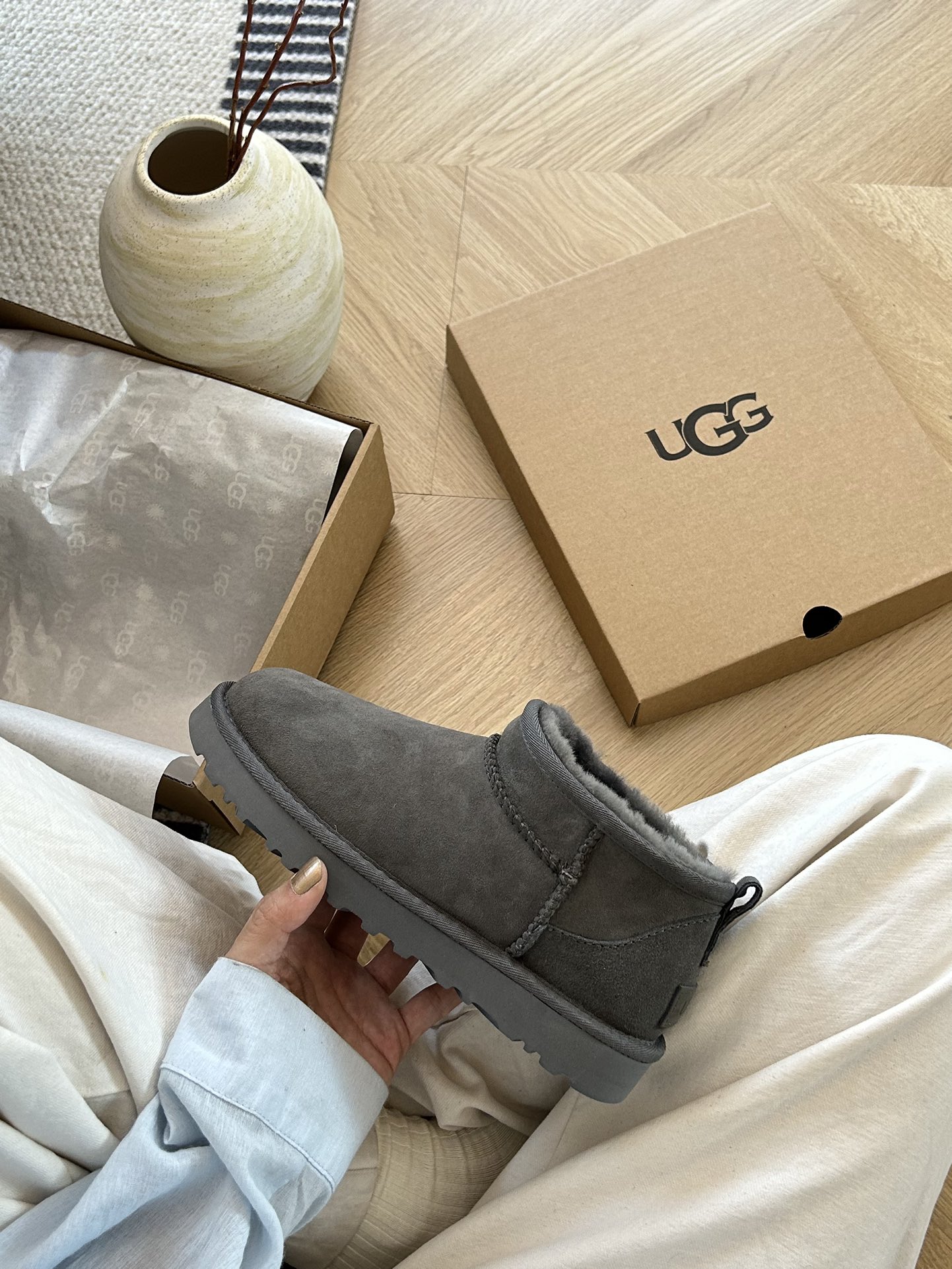 Thin-soled ankle boots