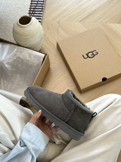 Thin-soled ankle boots