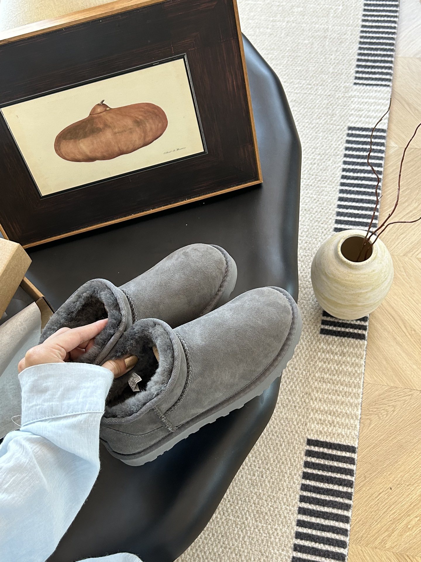 Thin-soled ankle boots