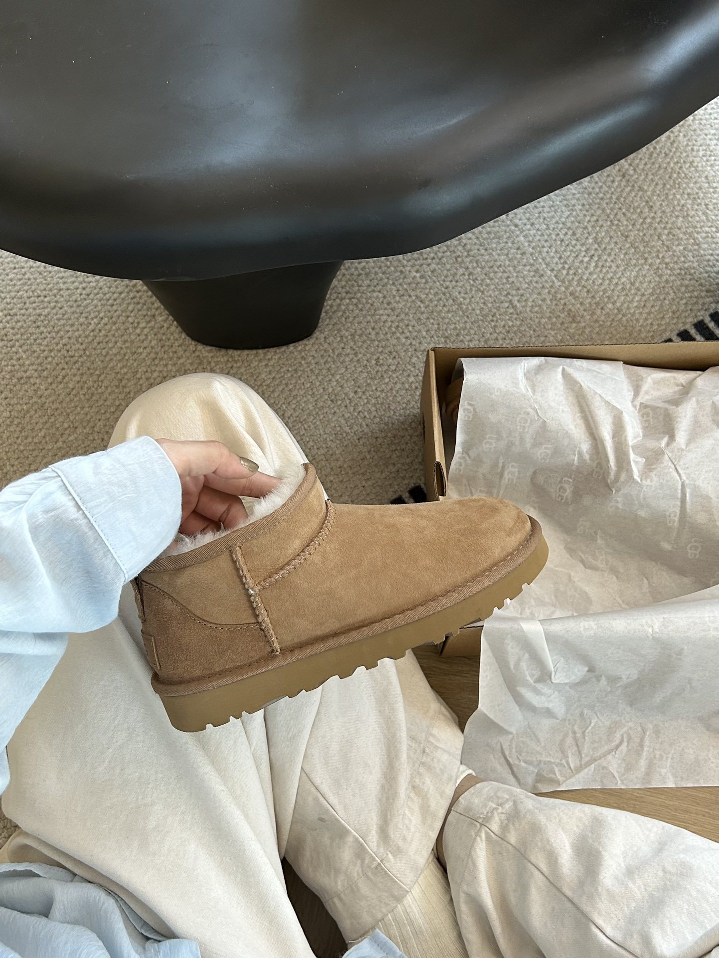 Thin-soled ankle boots