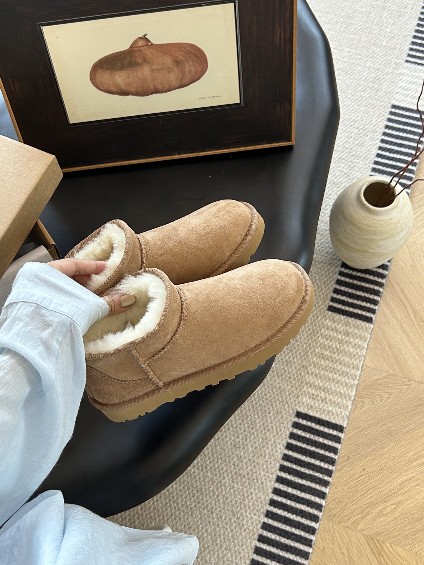 Thin-soled ankle boots