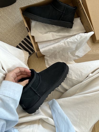 Thin-soled ankle boots