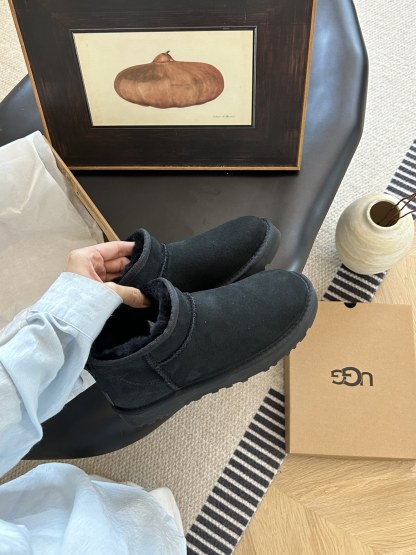 Thin-soled ankle boots