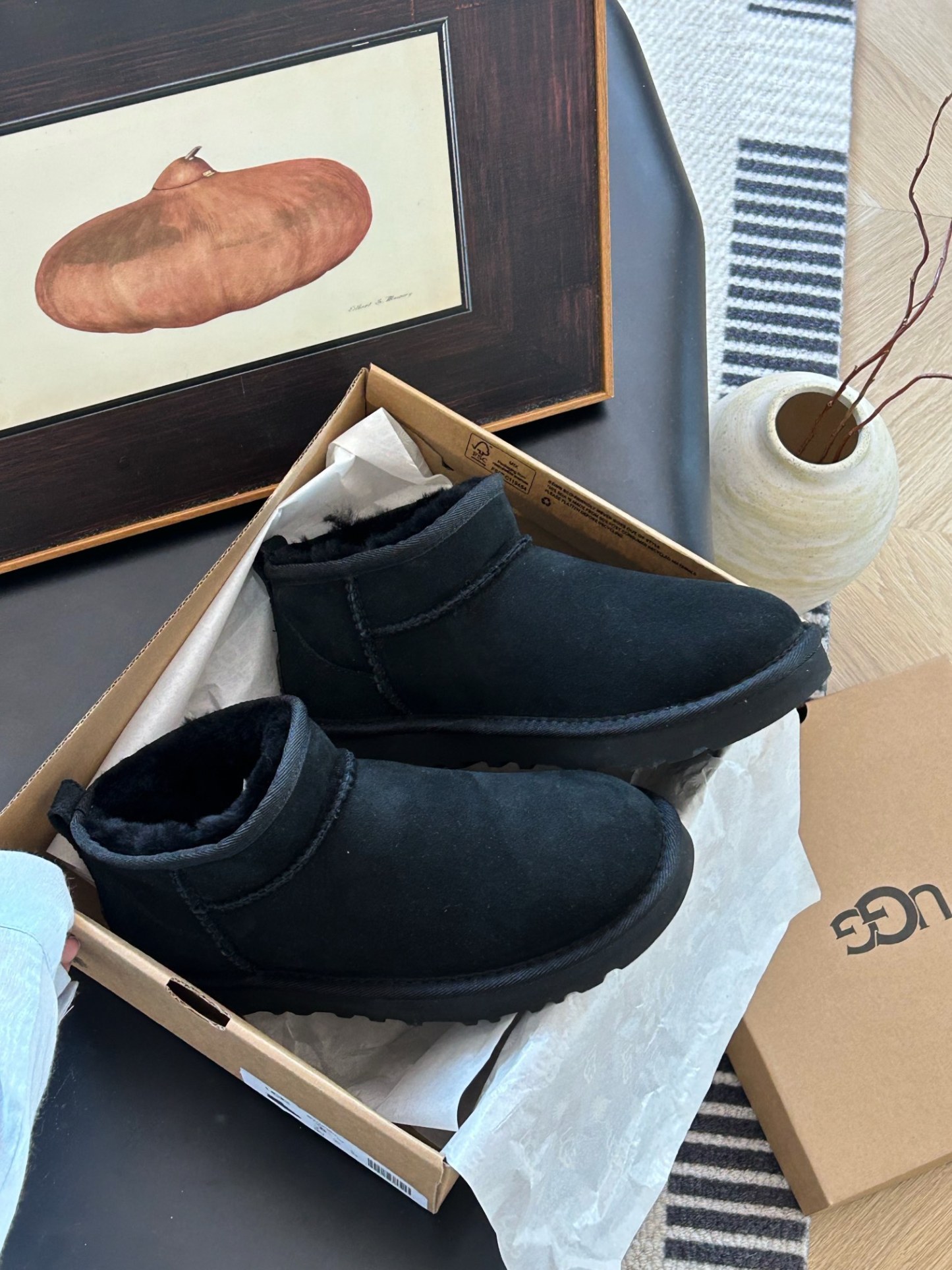 Thin-soled ankle boots