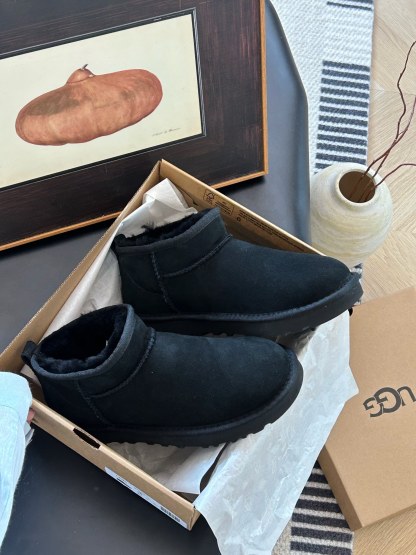 Thin-soled ankle boots