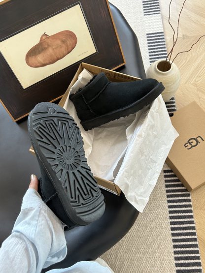 Thin-soled ankle boots