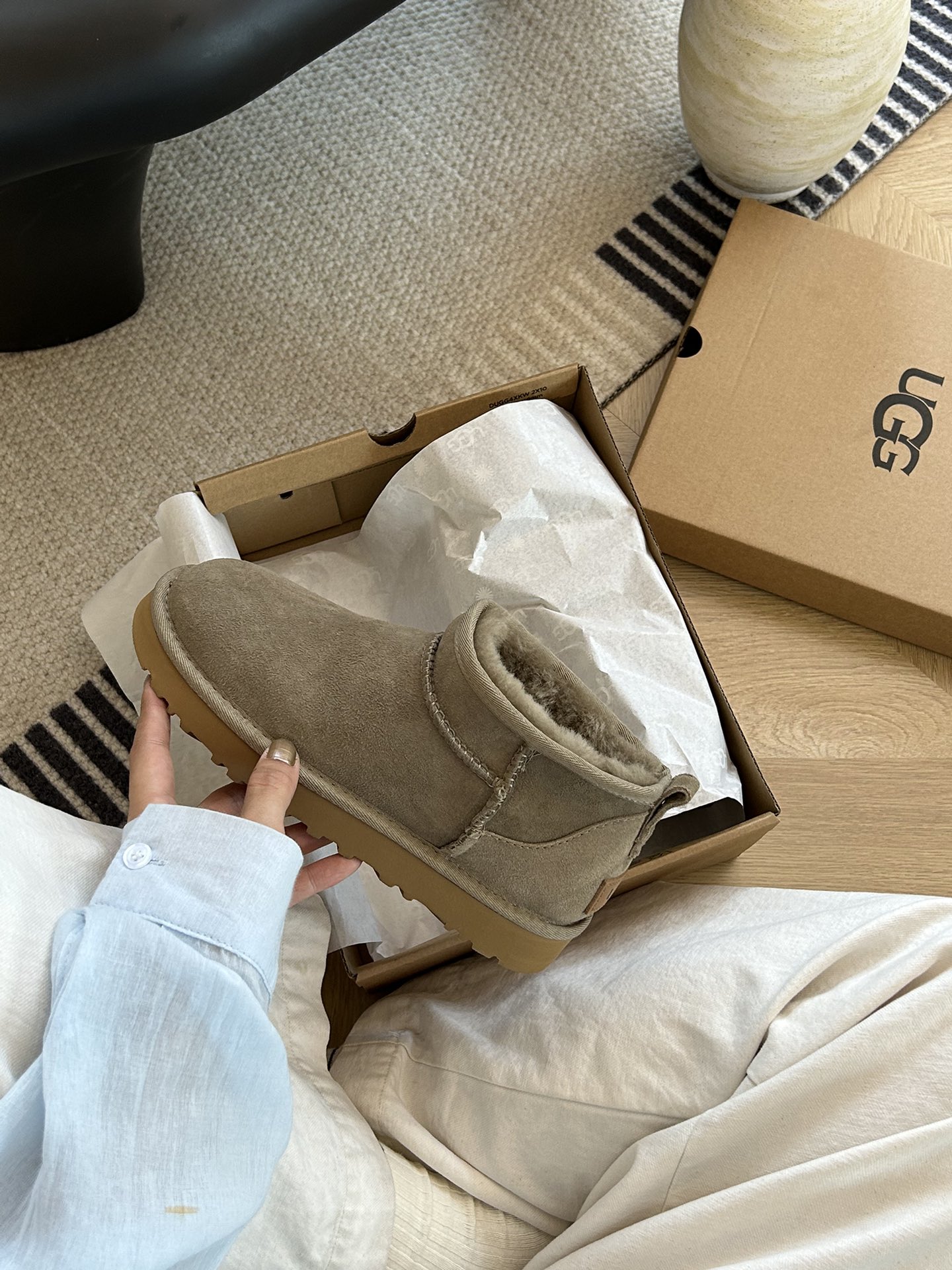 Thin-soled ankle boots