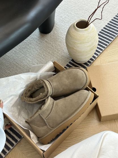 Thin-soled ankle boots