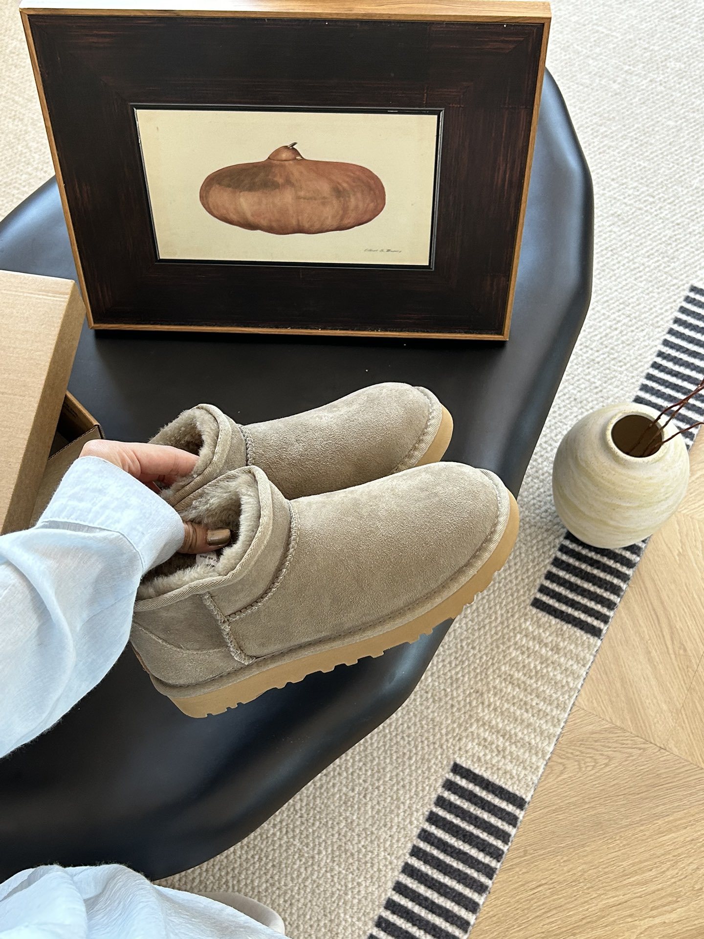 Thin-soled ankle boots