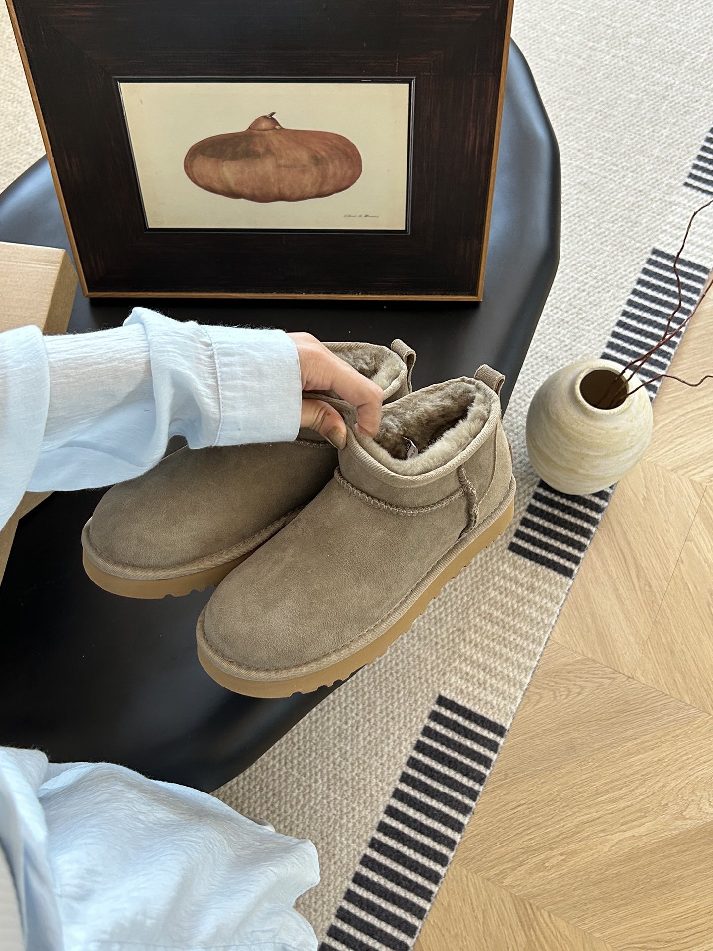 Thin-soled ankle boots