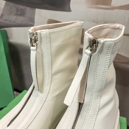 Front zipper martin boots