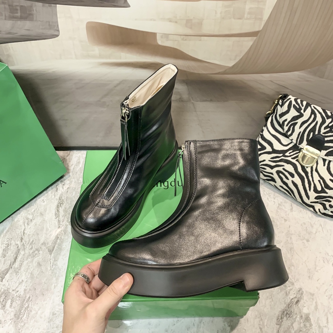 Front zipper martin boots