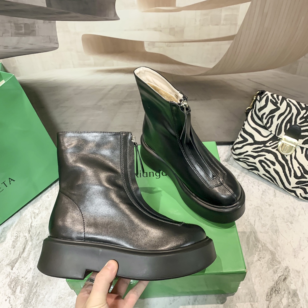 Front zipper martin boots