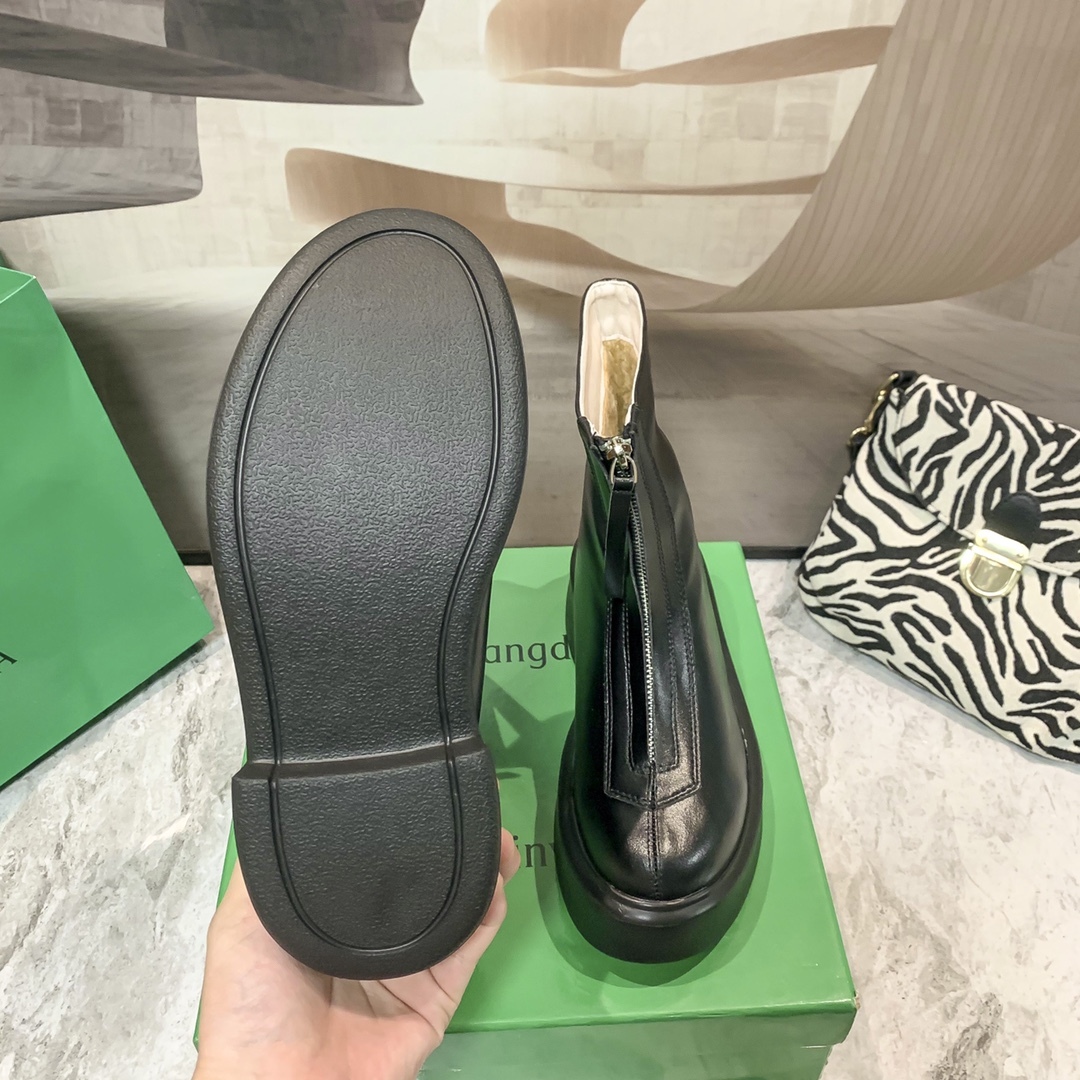 Front zipper martin boots