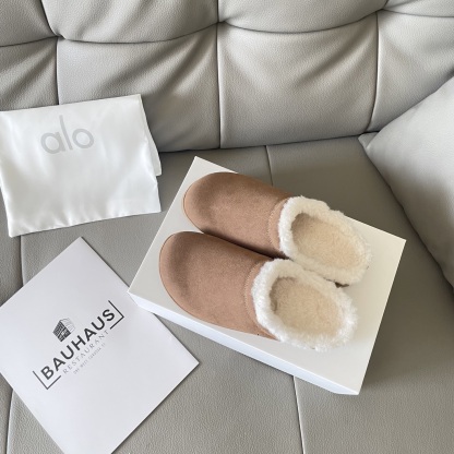 Autumn and winter lambswool slippers