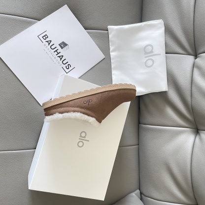 Autumn and winter lambswool slippers