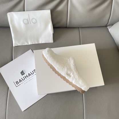 Autumn and winter lambswool slippers