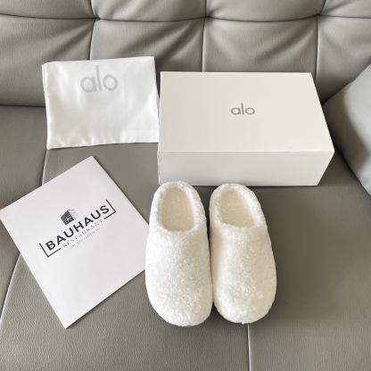 Autumn and winter lambswool slippers