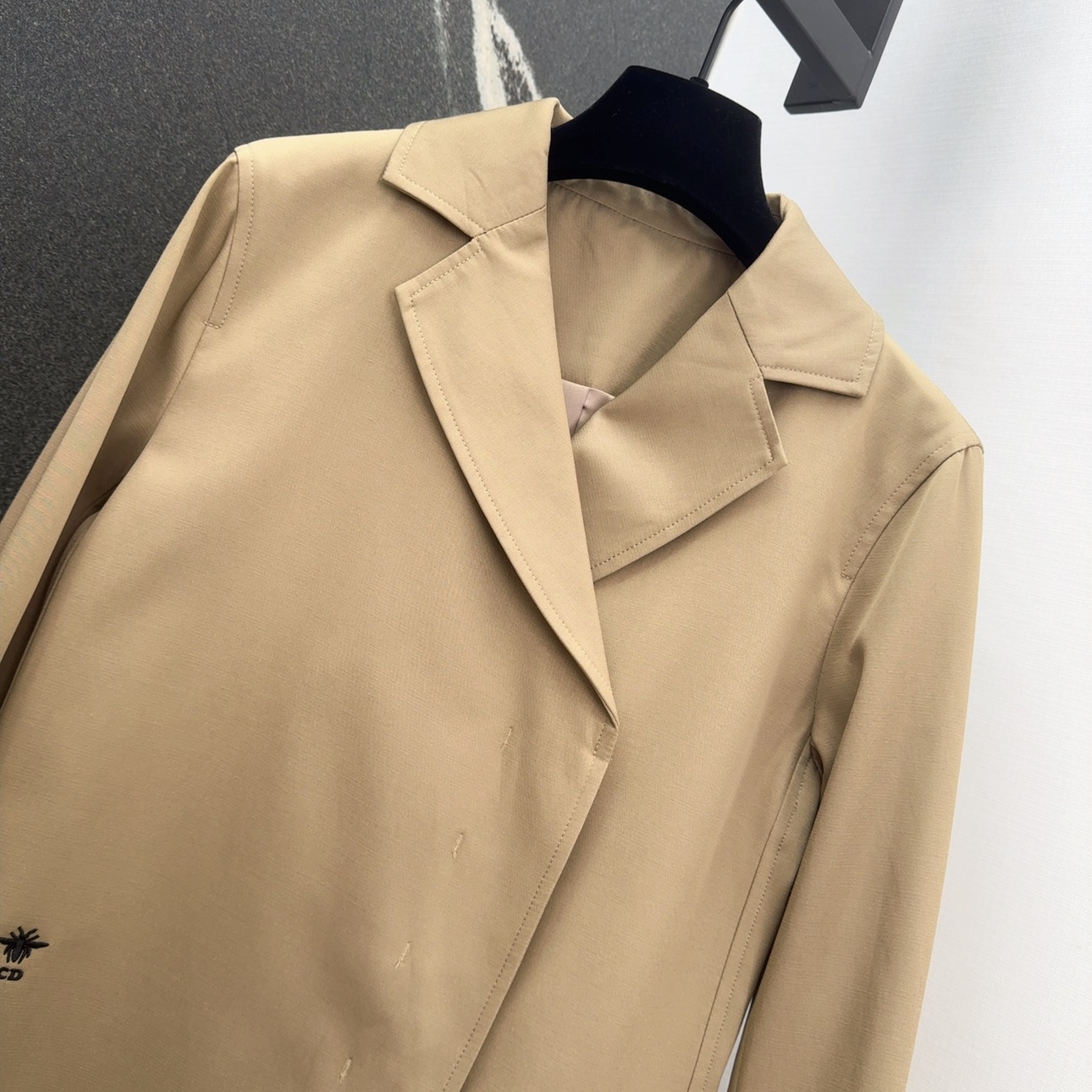 Side-breasted lapel trench coat
