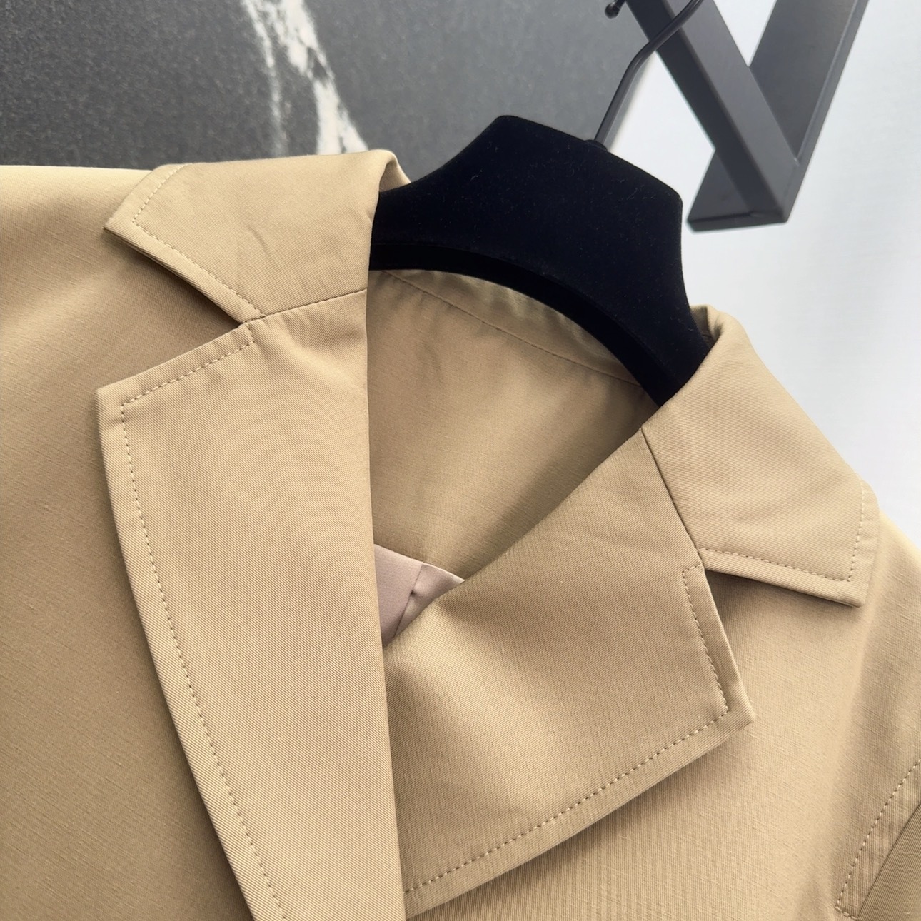 Side-breasted lapel trench coat