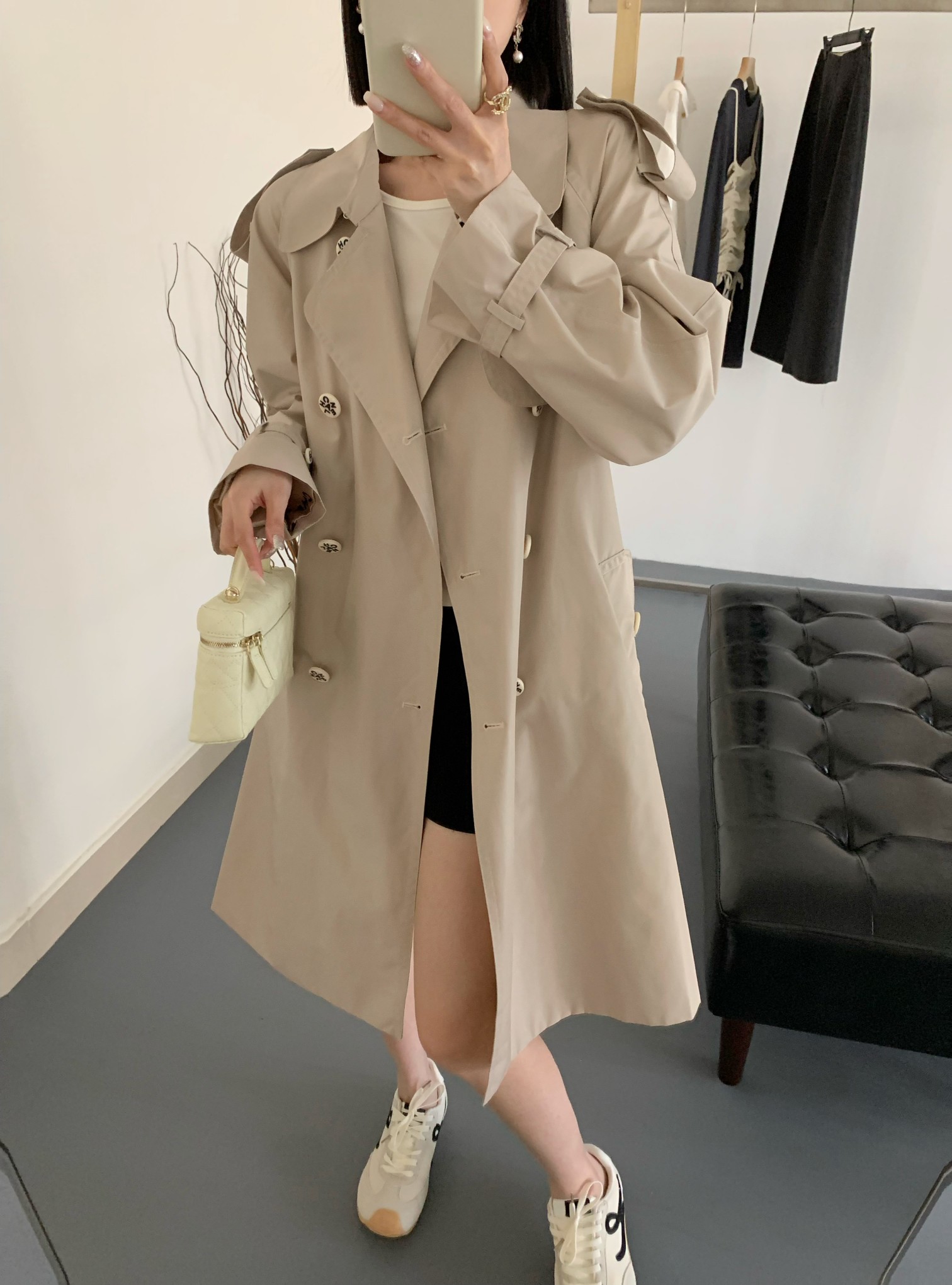 Long trench coat with letter embroidery