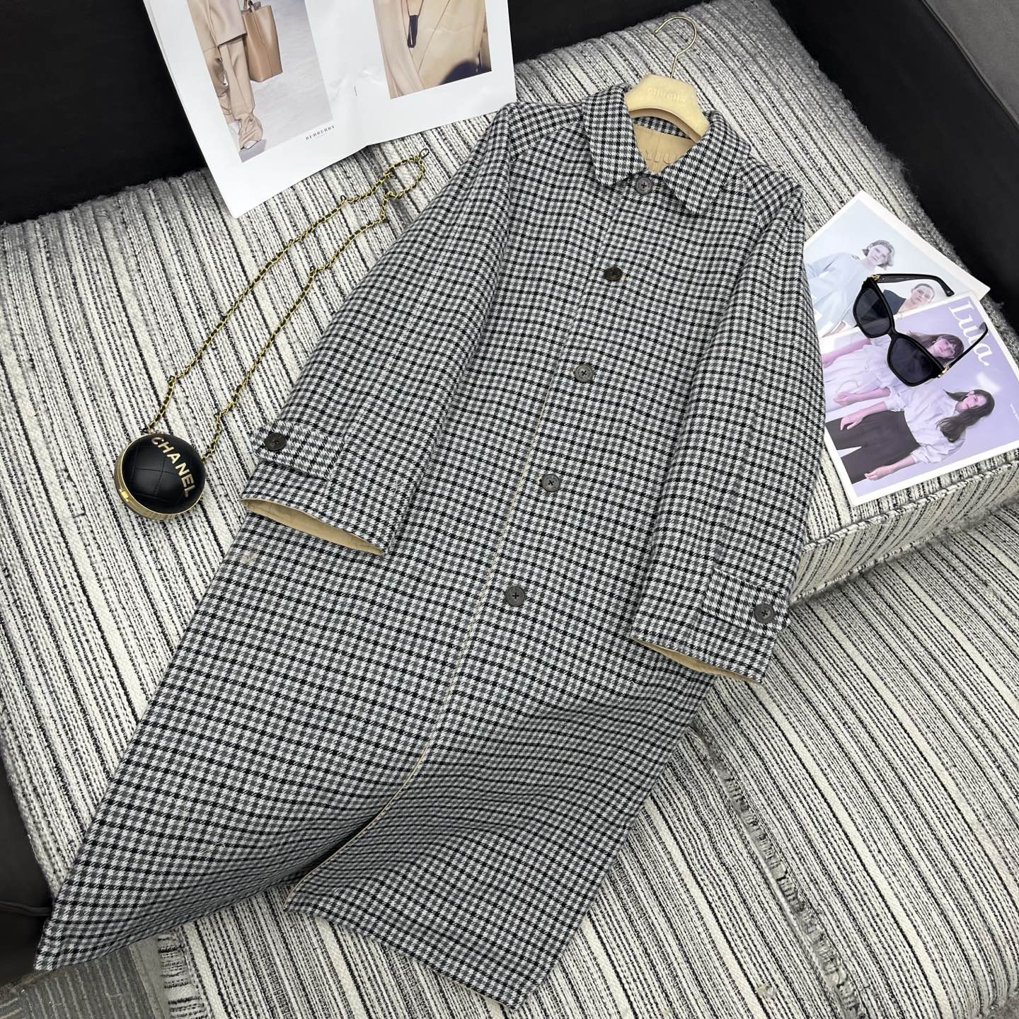 Plaid reversible lapel trench coat long coat single-breasted design