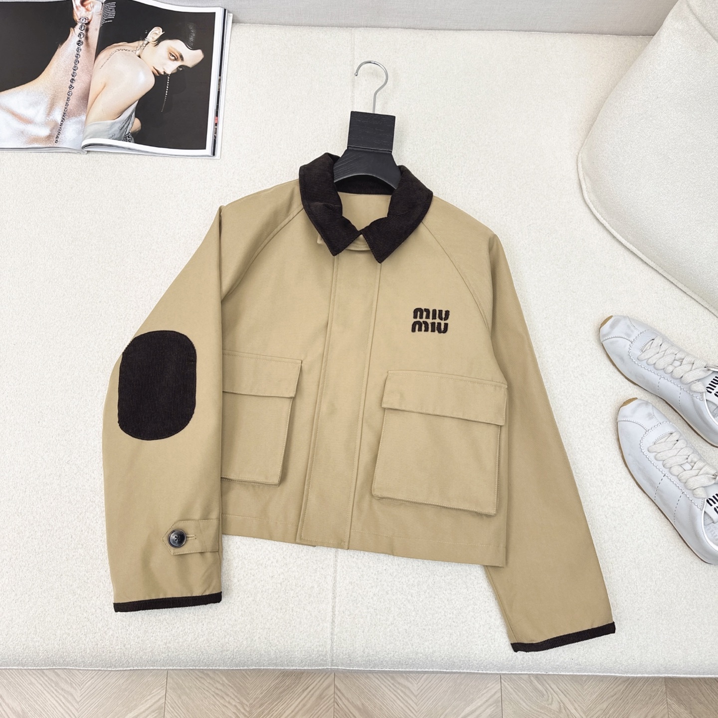 Colorblock lapel short trench coat