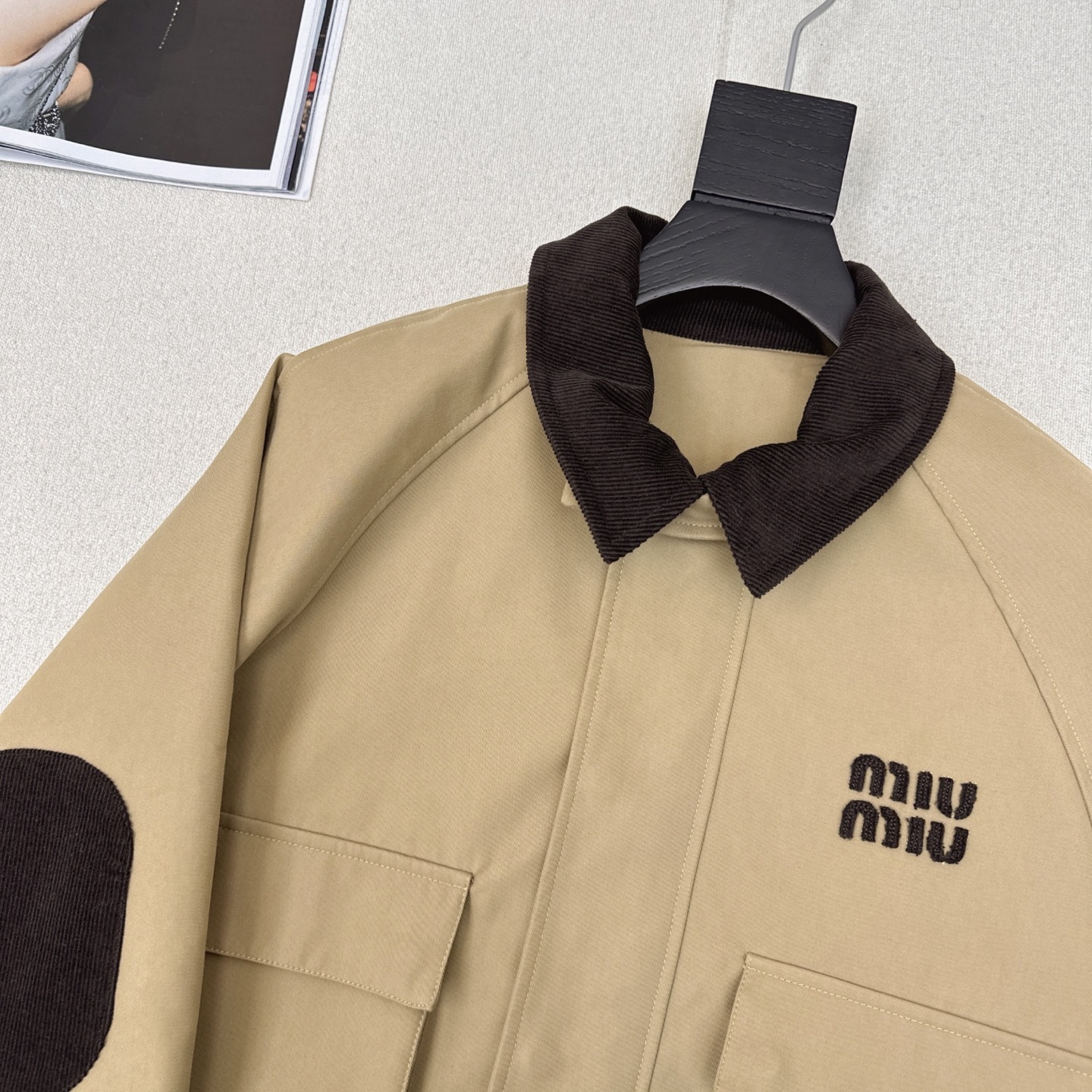 Colorblock lapel short trench coat