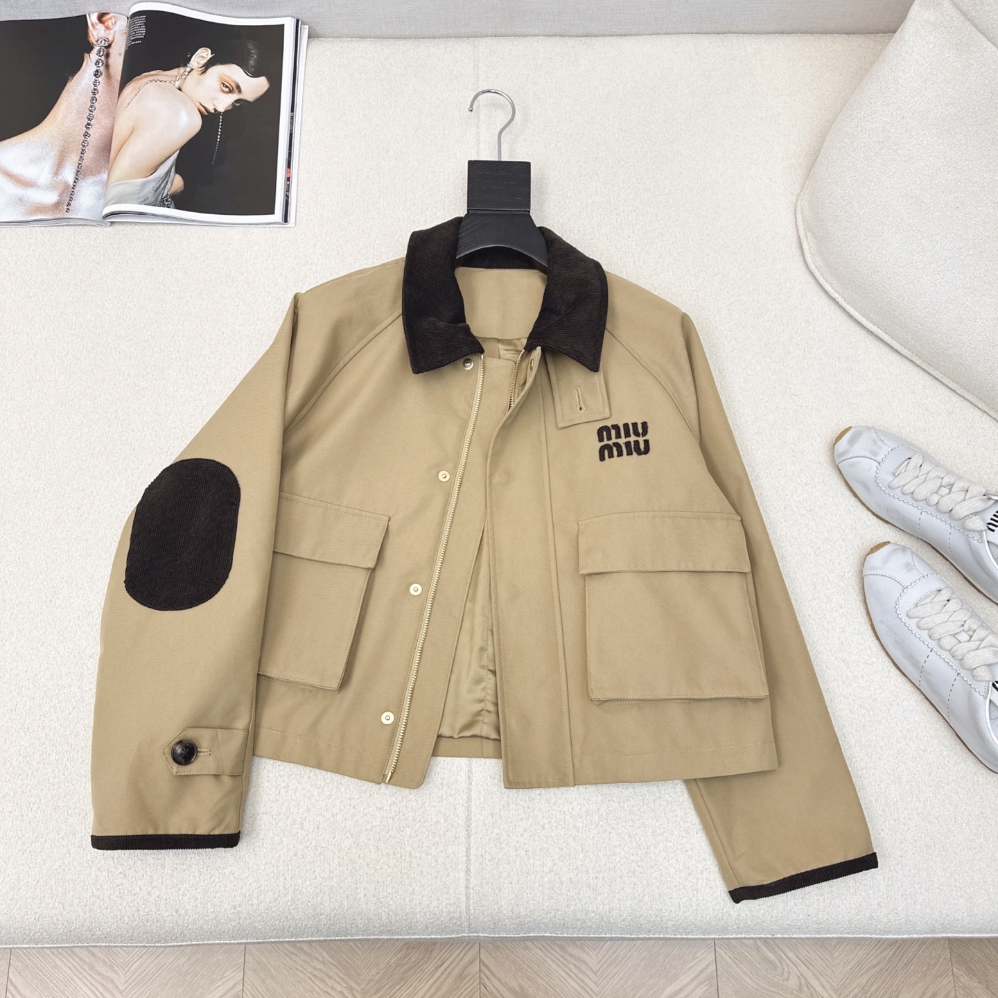 Colorblock lapel short trench coat