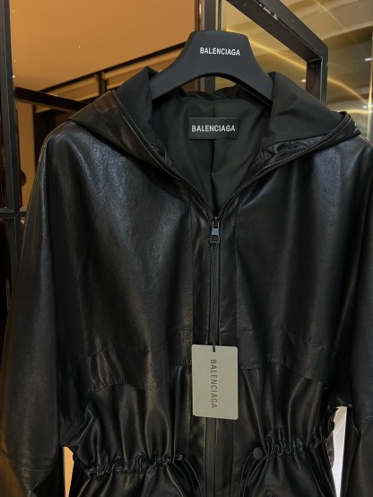 Imitation sheepskin vegetable tanned waist hooded short windbreaker