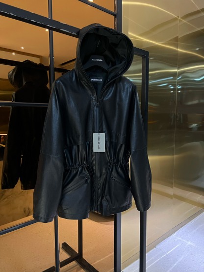 Imitation sheepskin vegetable tanned waist hooded short windbreaker