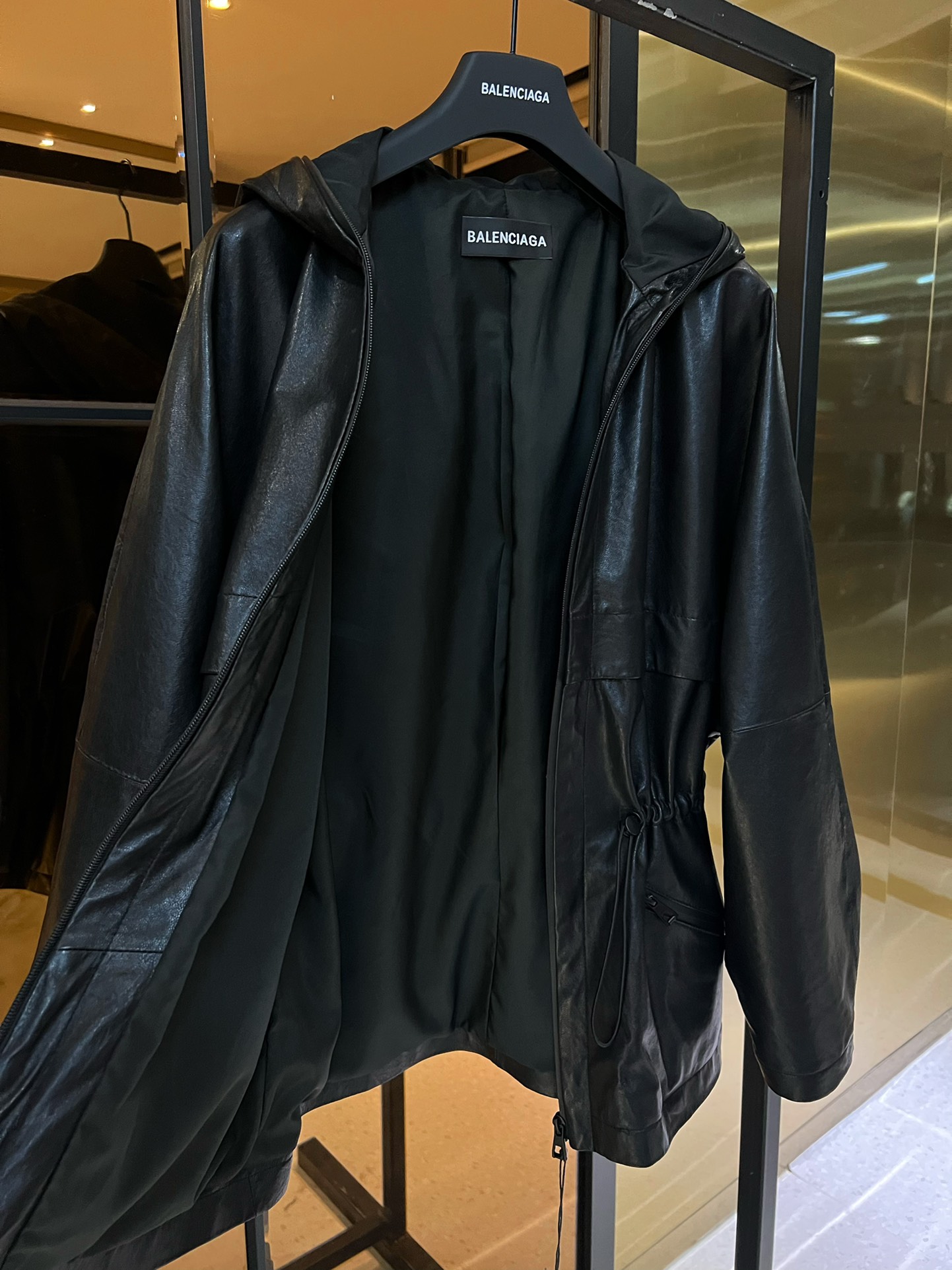 Imitation sheepskin vegetable tanned waist hooded short windbreaker