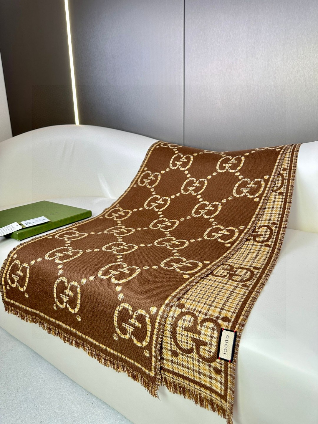 Double-sided fringed jacquard wool scarf 47*180cm