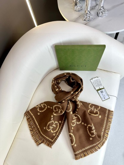 Double-sided fringed jacquard wool scarf 47*180cm