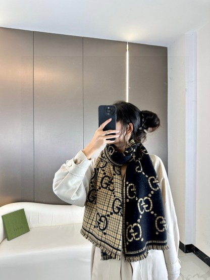 Double-sided fringed jacquard wool scarf 47*180cm