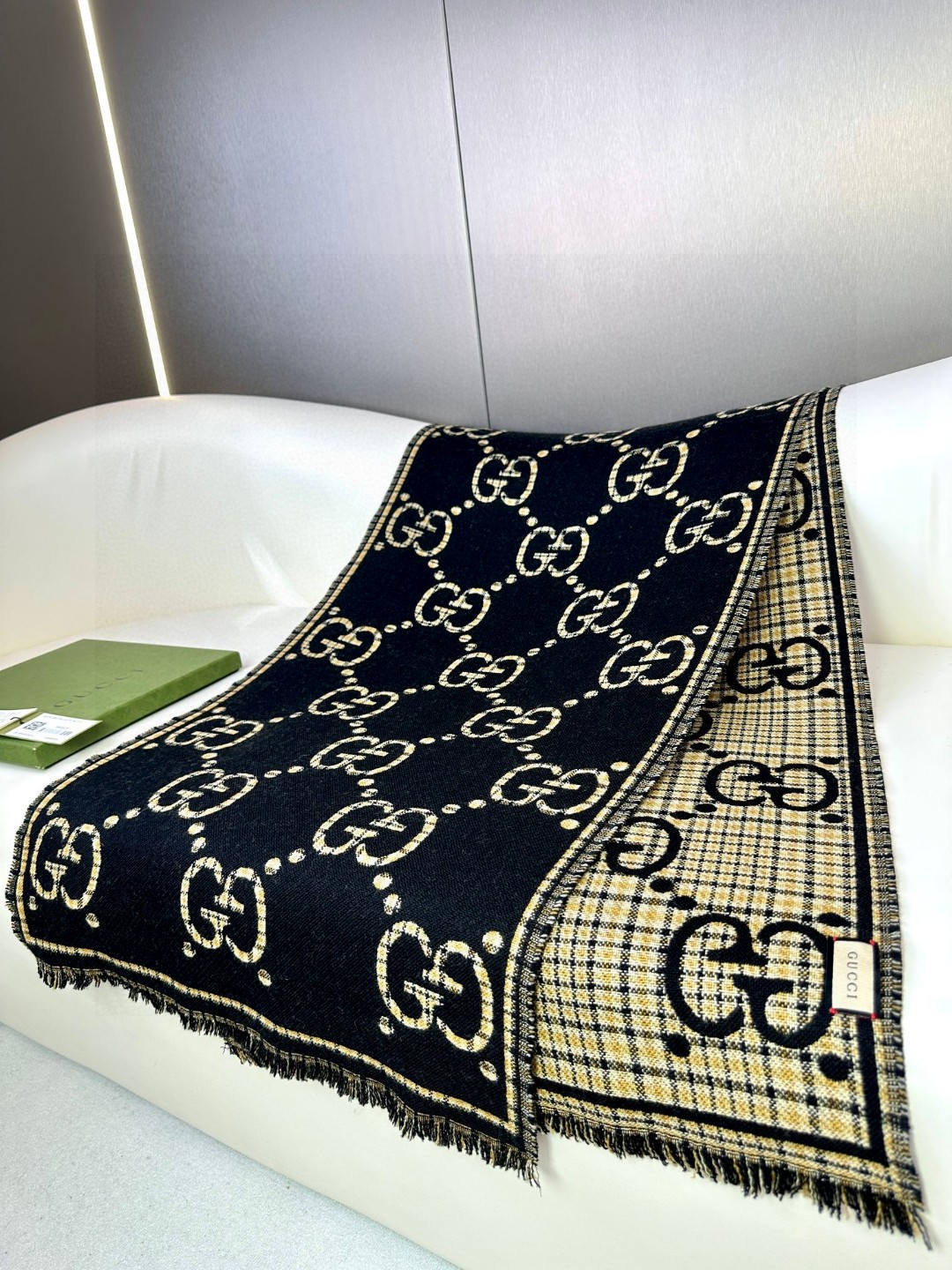 Double-sided fringed jacquard wool scarf 47*180cm