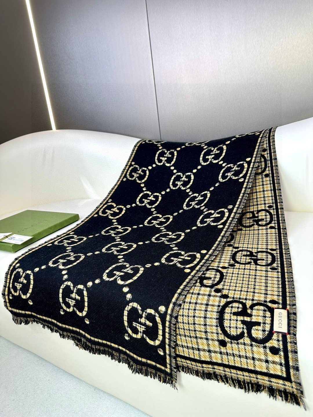 Double-sided fringed jacquard wool scarf 47*180cm