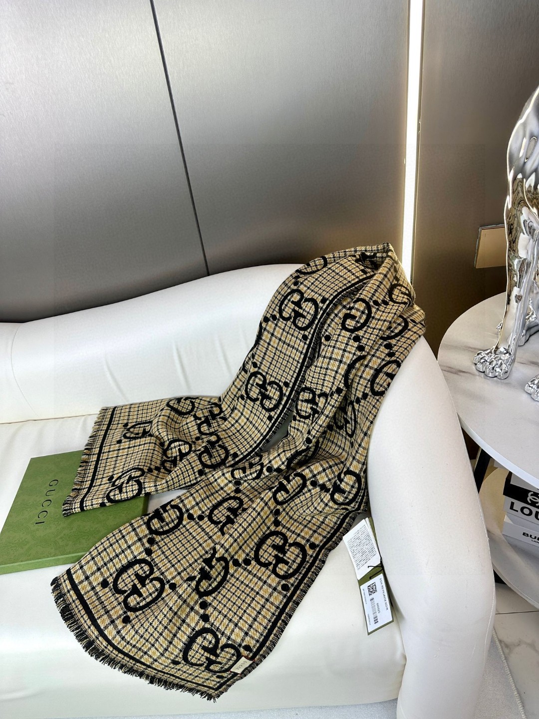 Double-sided fringed jacquard wool scarf 47*180cm